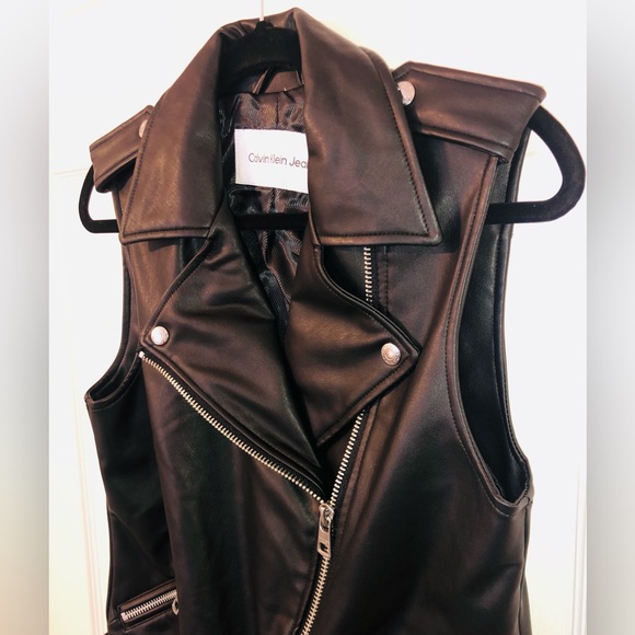Calvin Klein Vest (XS) - Picture 2 of 7